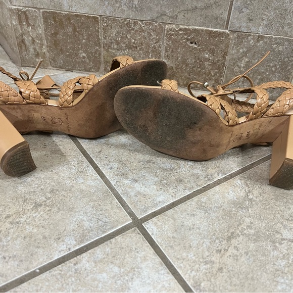 Antonio Melani tan heels size 8 - Picture 4 of 5